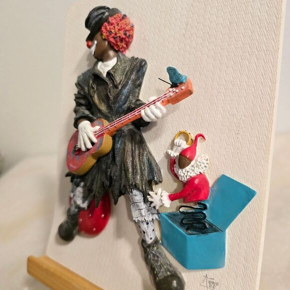 Annie Lee Playing guitar Clown Plaque with stand Red Ball and Butterfly - Picture 5 of 8
